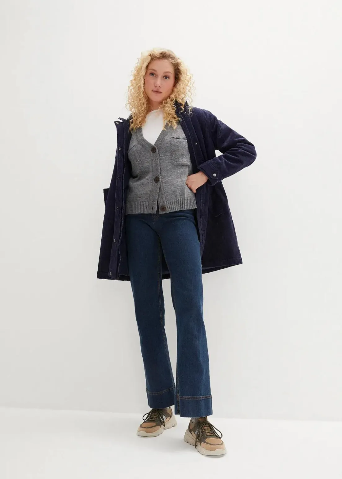 Warmer Cord-Parka mit Teddy-Futter in der Kapuze, in A-Linie