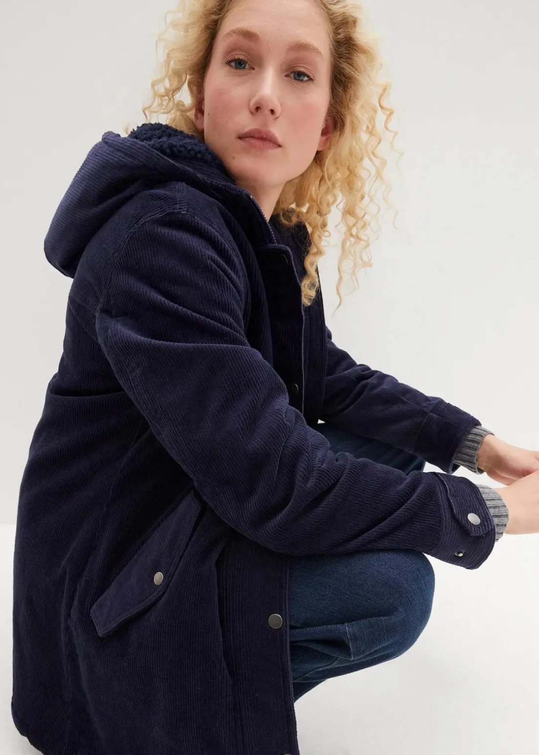 Warmer Cord-Parka mit Teddy-Futter in der Kapuze, in A-Linie