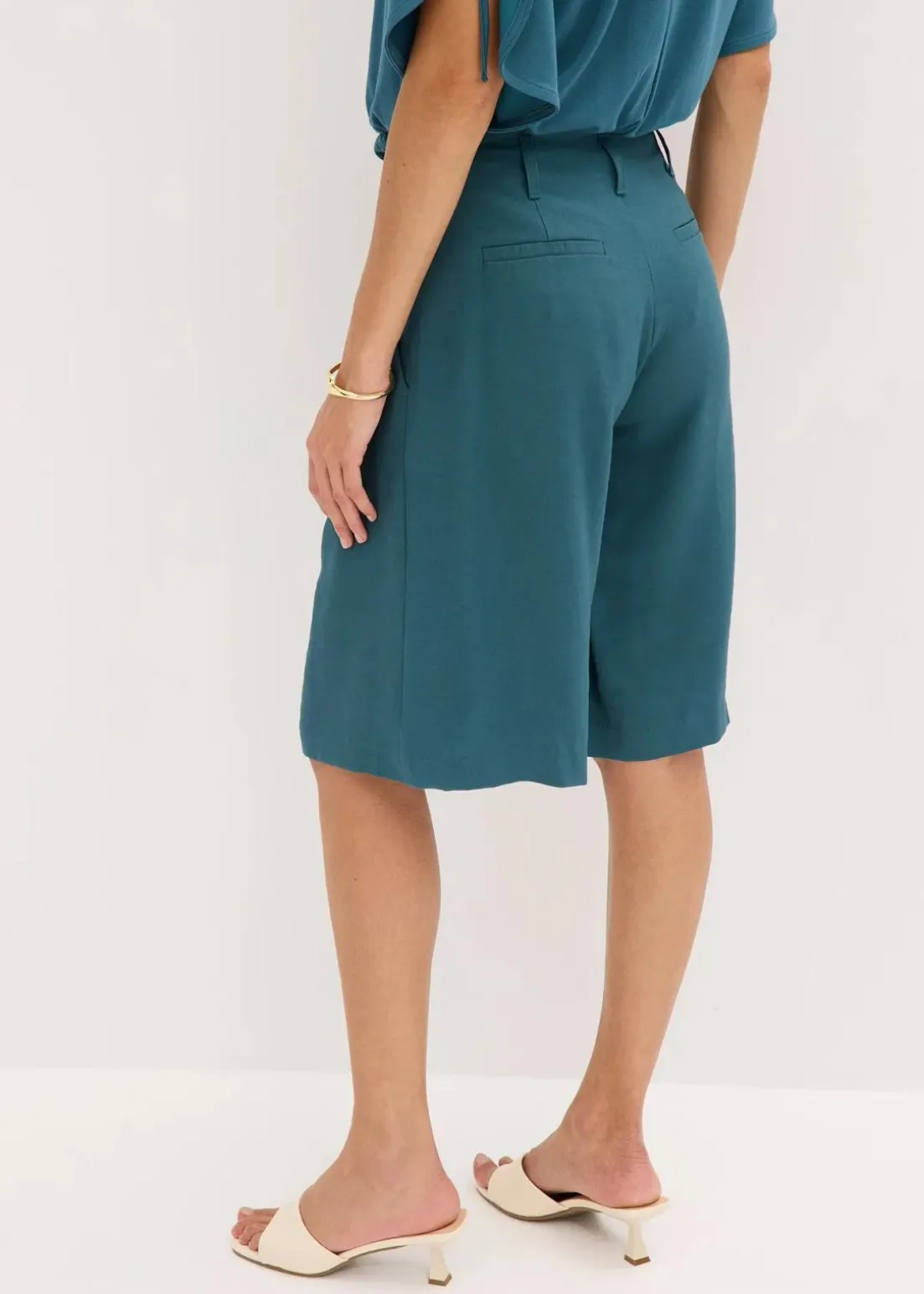 Weite Bundfalten Bermuda