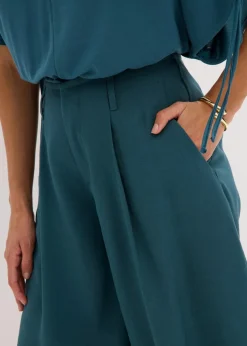 Weite Bundfalten Bermuda