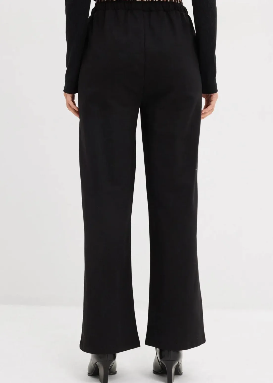 Weite Sweathose mit Kontrastbund