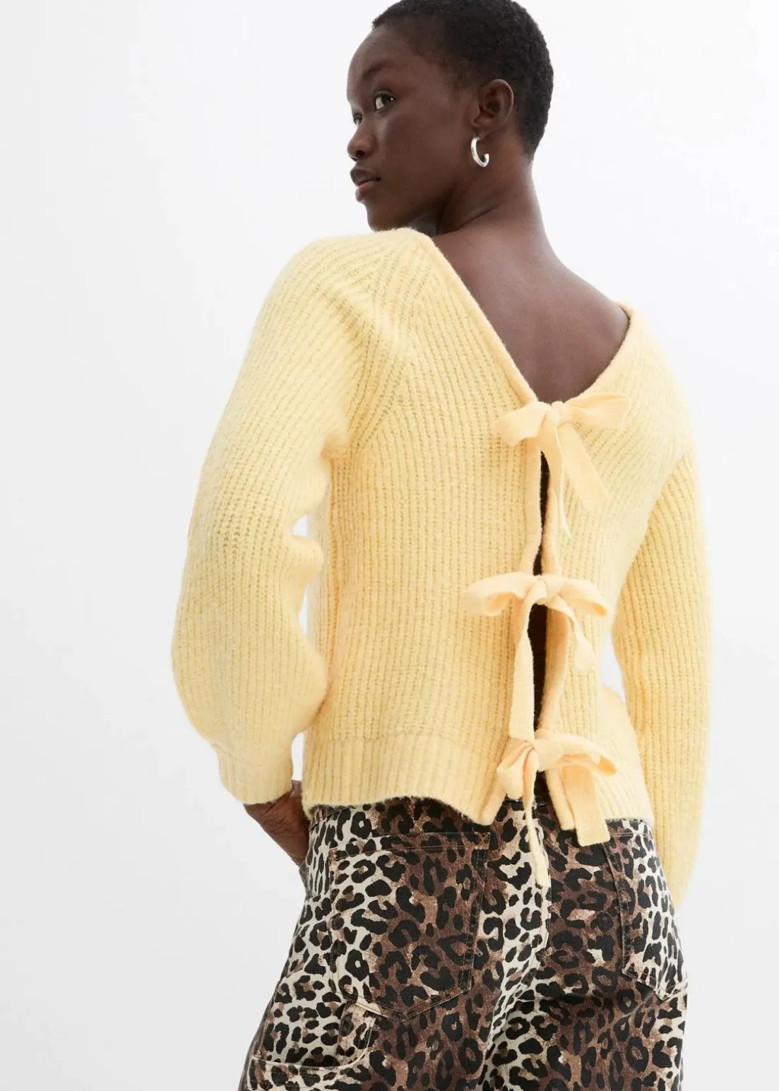 Wendestrickjacke mit Schleifen