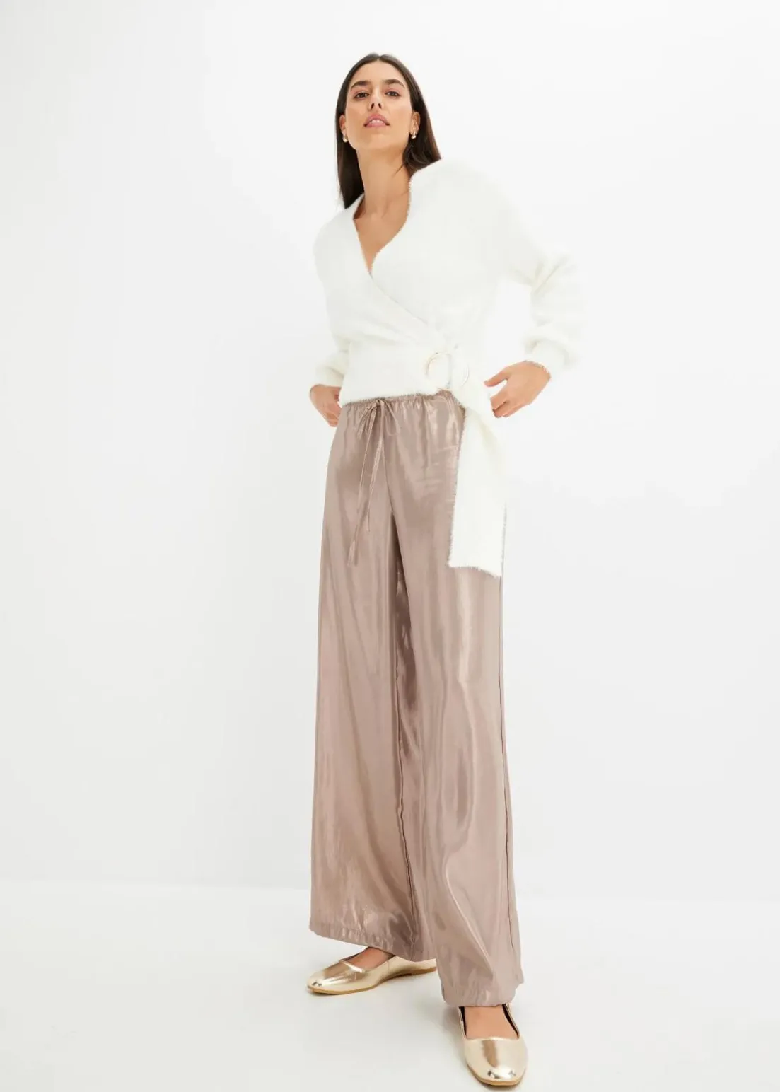 Wickelpullover mit Accessoire