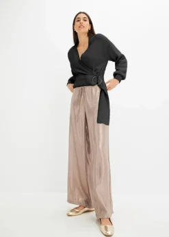 Wickelpullover mit Accessoire