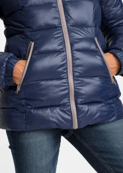 Winterjacke mit Kapuze