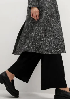 Wollmantel mit Struktur